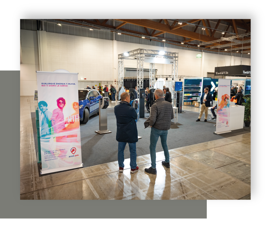 Immagine fiera di Vicenza, dettaglio uomini che parlano